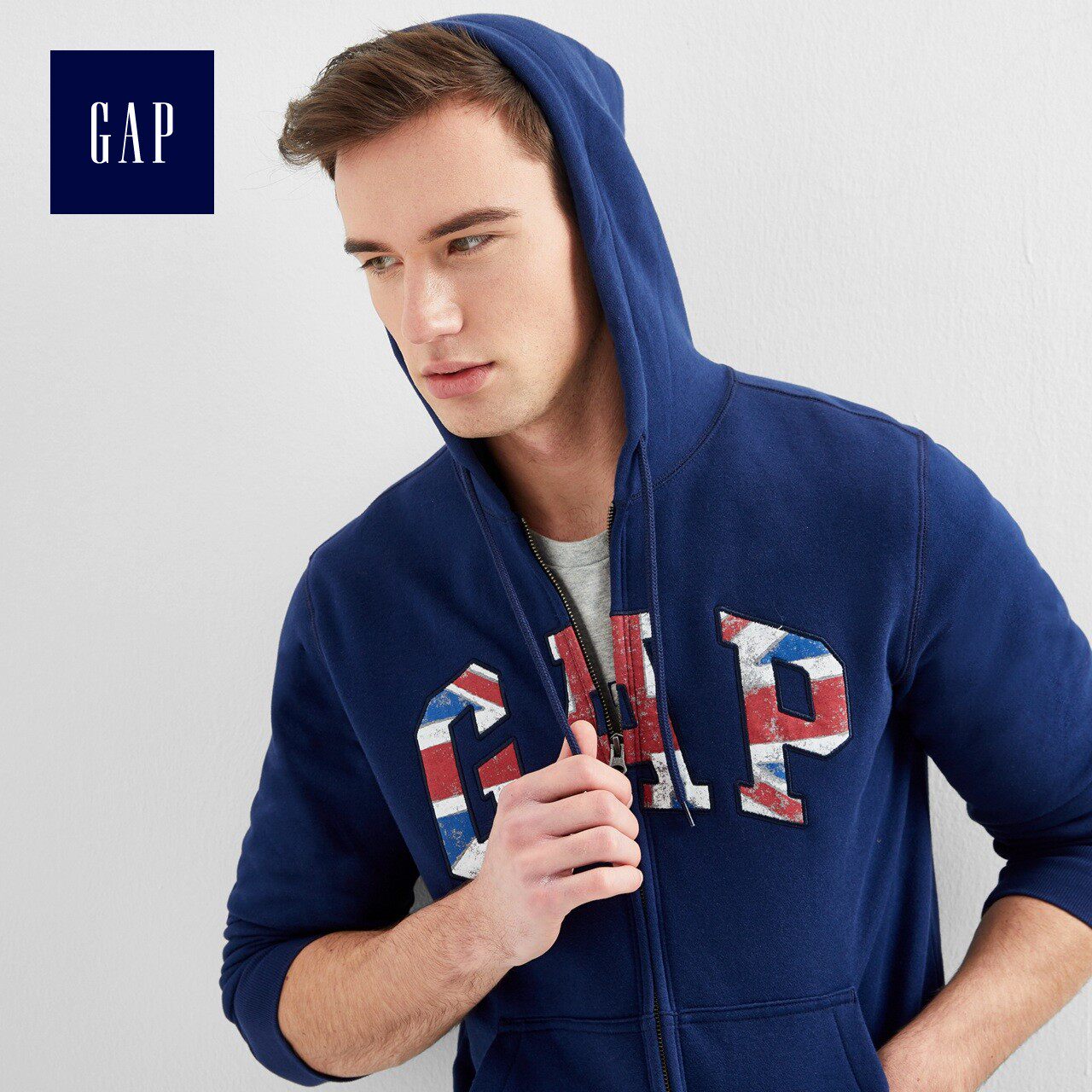 Gap男装 徽标系列柔软舒适连帽拉链卫衣362442 E 2018春装新款