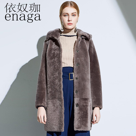 enaga/依奴珈秋冬时尚后背卡通贴图茧型女装中长款皮毛一体外套商品大图