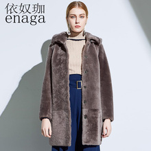 enaga/依奴珈秋冬时尚后背卡通贴图茧型女装中长款皮毛一体外套图片