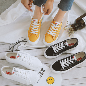 原宿百搭平底帆布鞋