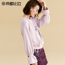 【8折价158元】尚都比拉喇叭袖花卉刺绣宽松落肩袖休闲时尚卫衣女图片