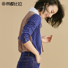 尚都比拉2018冬季新款多层领后背撞色波点蝴蝶结系带长袖衬衫女图片