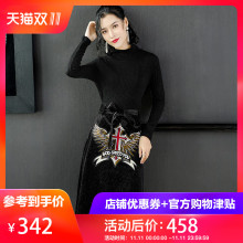 隆缘裳圆领连衣裙2018冬季新款复古印花收腰显瘦过膝中长裙子5132图片