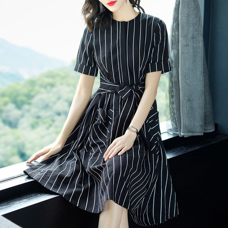隆缘裳2018春夏新品女装时尚圆领系带蝴蝶结大摆裙条纹连衣裙9159商品大图