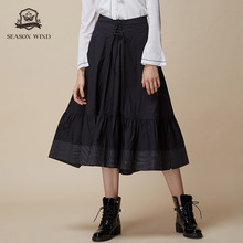 季候风2019春季新款通勤简约荷叶边中长款深黑条纹半身裙女图片