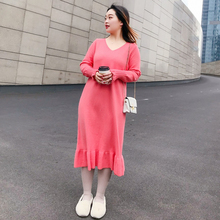 大码 连衣裙女胖mm冬2018新款 宽松甜美V领针织毛衣裙 12.12新品
