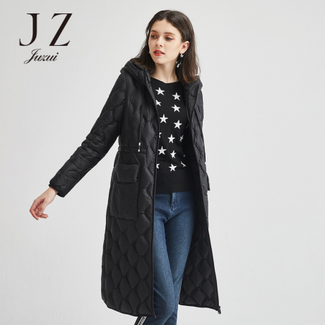 玖姿2018冬装新款黑色抽绳连帽收腰显瘦中长羽绒服外套女商品大图