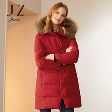 JUZUI/玖姿品牌女装2018冬装新款红色白鸭绒貉子毛领连帽羽绒服女图片
