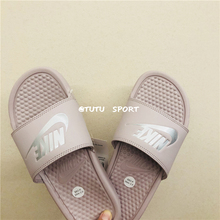 Benassi 凉鞋 343881 银粉勾子女子沙滩运动拖鞋 夏季耐克Nike 614