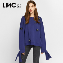 LINC金羽杰2018秋新款立体钉钻花朵套头卫衣女短款宽松潮8311480图片