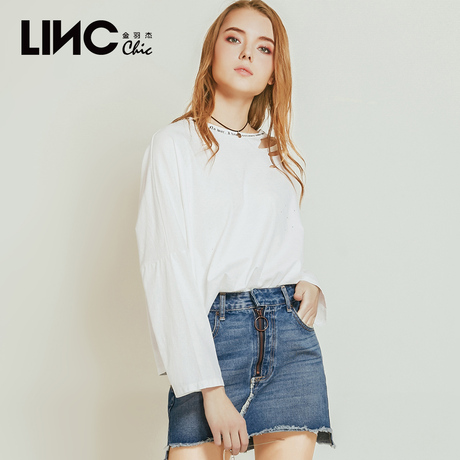 LINC 金羽杰2018夏季新款破洞植绒字母印花T恤女长袖宽松8231442商品大图