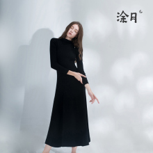 涂月设计师黑色羊毛针织连衣裙2018秋冬新款女长袖chic长裙气质图片