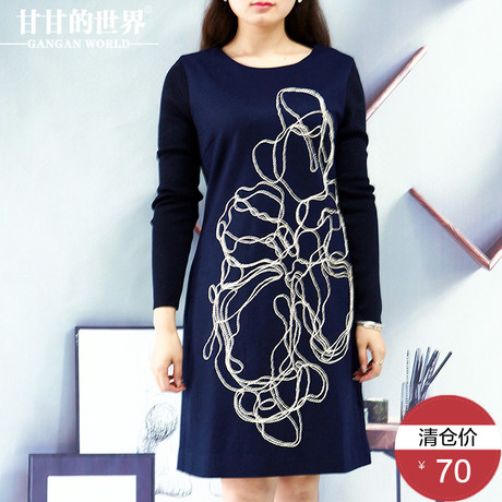 连衣裙女圆领长袖2017秋装新款甘甘的世界韩版绣花毛呢中长裙女装商品大图