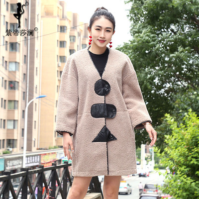 紫帝莎澜女装2018新款V领羊毛皮毛一体休闲宽松长款外套DD-16396