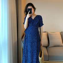 气质款哺乳装2019春夏新品 裹身式波点连衣裙孕妇装