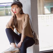 桔熊秋装韩版时尚开叉喇叭袖纯色压褶上衣女大码AB7708图片