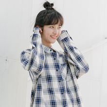 尔给衬衣2018新款chic上衣复古港味长袖宽松韩范学生格子衬衫女图片