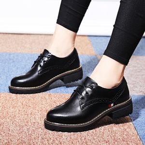 布洛克英伦黑色小皮鞋