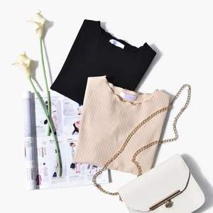 木耳边一字领针织t恤