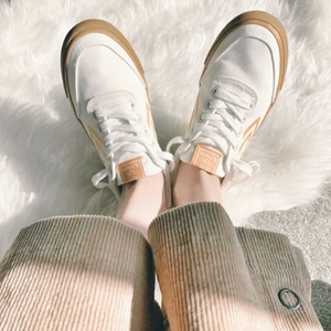 小红书同款小白鞋