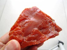 7041云南保山南红批发全明料精品原石手把件料柿子红