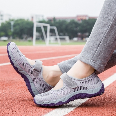 2018新款妈妈凉鞋女夏平底中老年鞋子软底舒适中年女鞋防滑老人鞋