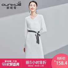 欧昵雪2018秋装新款喇叭袖系带V领中长款开叉长袖针织连衣裙女装图片