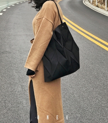 one4暗黑定制*2017新款防水百搭三宅褶皱休闲斜挎帆布购物单肩女