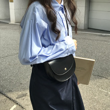 小海推荐 韩风百搭翻盖式黑色马鞍包斜挎女包X 2018新款 最小