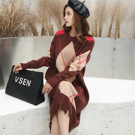 中长款时尚磨破拼色过膝针织衫连衣裙 套头女宽松打底毛衣裙冬季商品大图