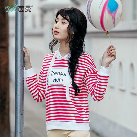 茵曼2018春秋新款字母印花红白条纹长袖连帽减龄套头卫衣女短款商品大图
