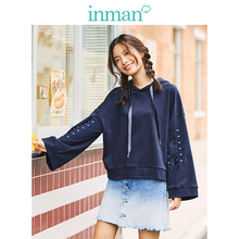 茵曼2018秋装新款绣花喇叭袖抽绳蓝色卫衣女宽松韩版连帽休闲帽衫图片