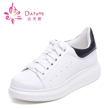 圆头坡跟内增高PU系带休闲女单鞋 Daphne 1516101007 达芙妮16新品
