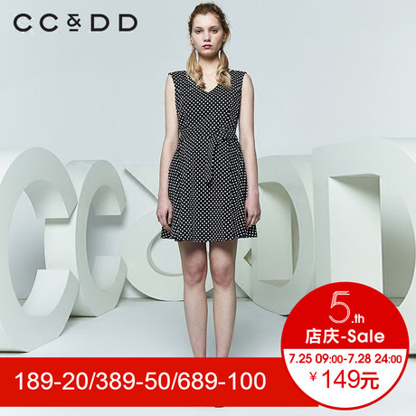 CCDD2018夏装新品专柜正品性感后背交叉镂空波点V领无袖连衣裙女商品大图
