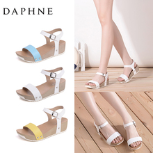 女鞋 时尚 Daphne 达芙妮正品 一字面拼接金属扣潮坡跟女凉鞋 夏新款