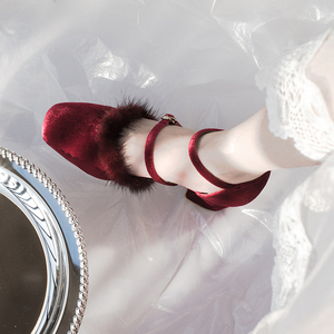 一字扣丝绒水貂毛玛丽珍鞋