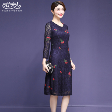 甘夫人中老年女装2018秋装新款蕾丝圆领长袖修身大码中长款连衣裙图片