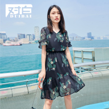 对白气质温柔荷叶边碎花裙子夏女2018新款V领收腰短袖雪纺连衣裙图片