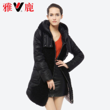 雅鹿冬装 时尚甜美淑女圈圈毛绒拼接羽绒服 韩版连帽保暖外套黑色图片