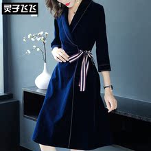 灵子飞飞欧美时尚新款翻领系带收腰长袖纯色打底通勤OL绣花连衣裙图片