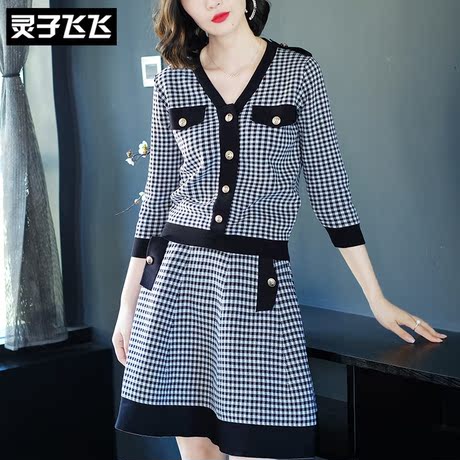 灵子飞飞欧美时尚新品V领七分袖格纹女衫收腰A字针织甜美少女装潮商品大图
