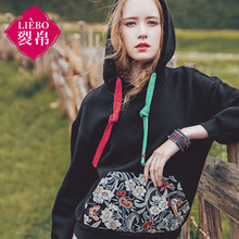 裂帛女装2018秋装新款连帽刺绣长袖上衣撞色加绒款套头卫衣图片