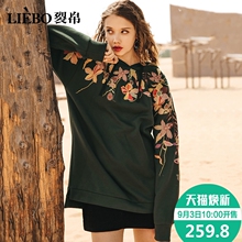 裂帛2018秋季新款刺绣前短后长休闲文艺宽松装连帽女士套头卫衣图片