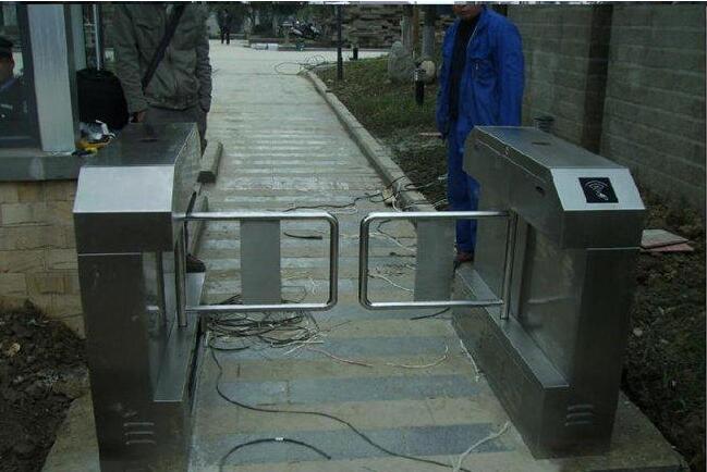 显示屏安装工地门禁监控网络综合布线LED辊闸联动翼闸苏州摆闸