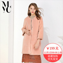 羊剪绒女装外套2018冬装新款字母时尚高仿加厚保暖韩范百搭大衣潮图片
