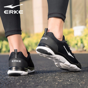 鸿星尔克夏季新款轻便透气网面运动鞋