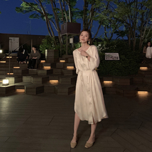 ANNA 心中 木耳边圆领系带设计感衬衫 ASM 白月光珠光感连衣裙