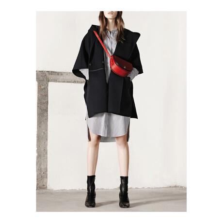 预售 Mo&Co. 黑色斗篷式连帽毛呢外套商品大图