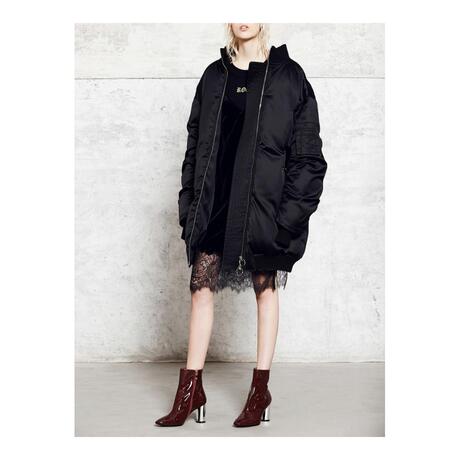 预售 Mo＆Co．/摩安珂 黑色金属拉链女士羽绒服商品大图