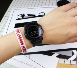 多功能简约运动手表学生男女表数字式